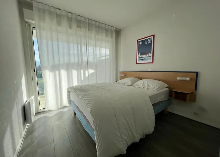 Appartement A Ciboure Avec Piscine Chauffee Et Parking Prive - Fr-1-239-560
